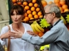 carla-bruni-e-woody-allen-sul-set-di-midnight-in-paris-170317_medium